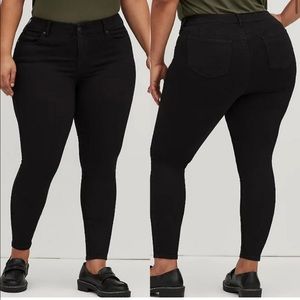 Torrid Bombshell Skinny Premium Stretch Black Denim Jeans Women’s Size 20